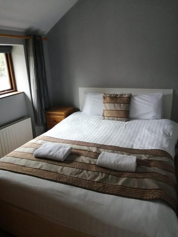 An File Economy Rooms Westport Bagian luar foto