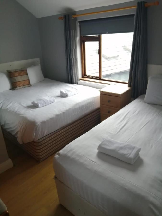 An File Economy Rooms Westport Bagian luar foto