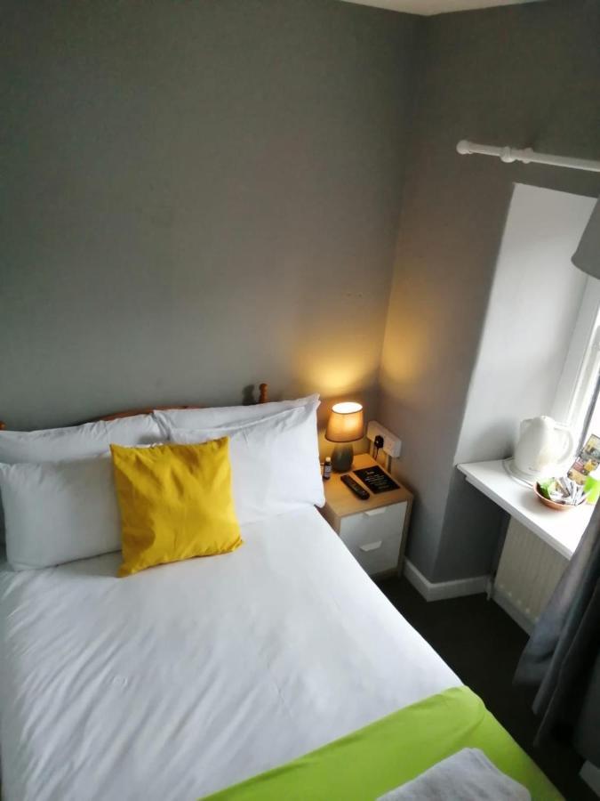 An File Economy Rooms Westport Bagian luar foto