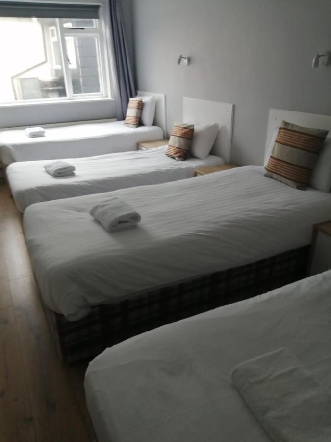 An File Economy Rooms Westport Bagian luar foto